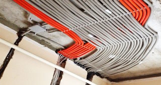 Электромонтажные работы в офисе Каспийск - цена за квадратный метр от 1550 руб.